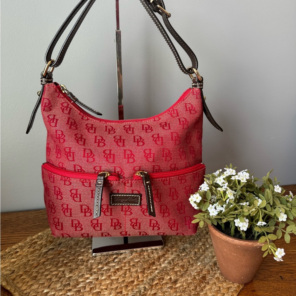 GUC - DOONEY & BOURKE Red Canvas Shoulder Bag